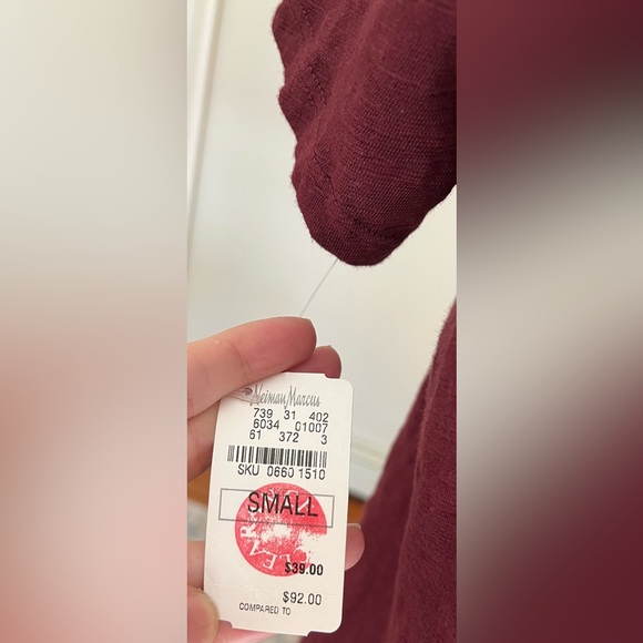 NWT 100% cotton Wilt Nieman Marcus maroon tee - Picture 5 of 6